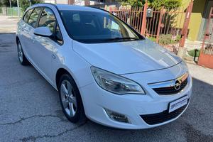 OPEL Astra 1.4 Turbo 140CV Sports Tourer GPL Tec