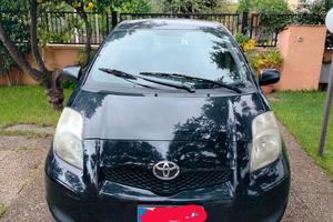 Toyota Yaris 1.0 benzina