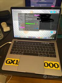 Mac book pro 2018 8GB ram intel i5
