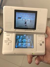 Nintendo DS White Pearl + R4 50 Giochi + Stand 3d