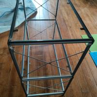 scaffali con piani in vetro 