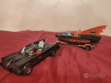 Corgi Toys 107 - BATMAN-  BATMOBILE+BATBOAT 