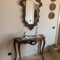 Specchio con mensola, in legno di noce