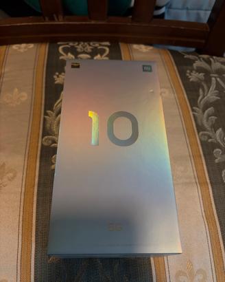 Xiaomi mi 10 5g con cover in omaggio