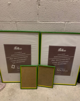 4 Cornici in legno e pannello in Plexiglass