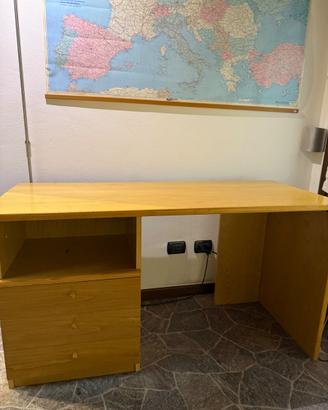 Scrivania in legno color faggio