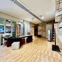 C/1 240 Mq Trasformabile in più Abitazioni