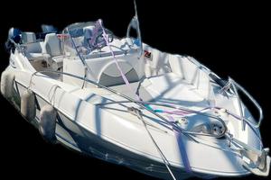 Barca a motore QuickSilver 635