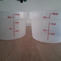 2 RECIPIENTI/CARAFFE GRADUATE PROFESSIONALI 10 L