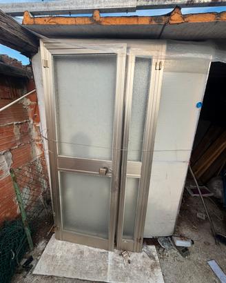 Porta in alluminio con vetro, completa di telaio