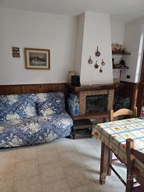 Bilocale con camino indipendente ed arredato