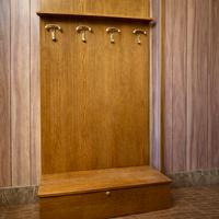 Appendiabiti in legno con panca portascarpe
