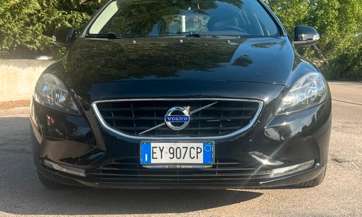 Volvo v40 1600 diesel clima +navi