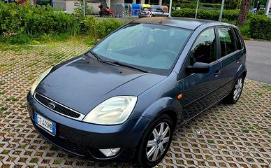 FORD FIESTA 1.2 BENZINA NEOPATENTATI OK 
