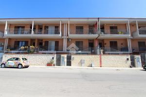 VILLA A SCHIERA A LUCERA