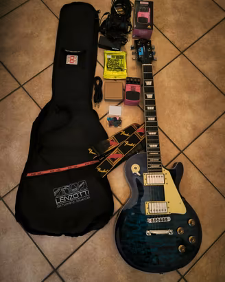 Chitarra elettrica eko + accessori