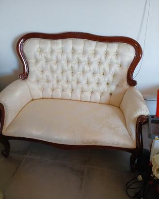 poltrona adue  posti mai seduta