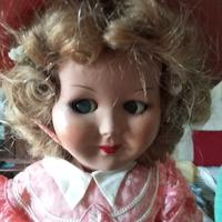 Bambola in composizione.