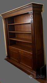 Mobile artigianale in legno massello intarsiato