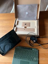 Microsoft Surface pro9 con tastiera e penna