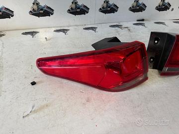 Fanale posteriore destro o sinistro dr f35