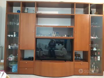 Parete attrezzata salone