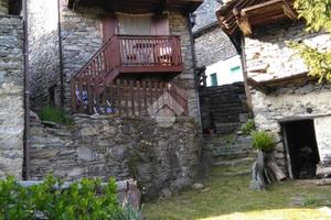 CASA SEMINDIPENDENTE A CHIALAMBERTO