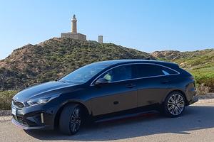 Kia ProCeed /  1.6 T-GDI GT DCT 204cv