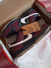 Nike Dunk burgundy crush 