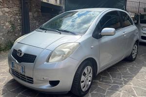 Toyota Yaris 1.0 3 porte Sol