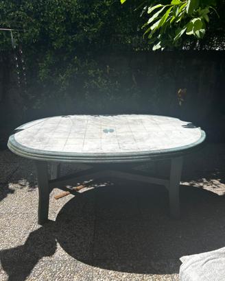 Tavolo da giardino