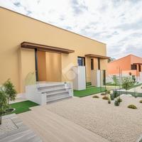 VILLA A SCHIERA A FORMELLO