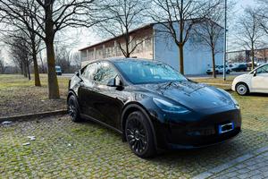 TESLA MODEL Y 2024 - RWD - Perfette Condizioni