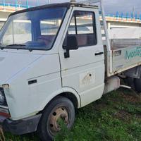 IVECO Daily 35.8 cassone fisso