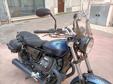 Guzzi v9 bobber 2018