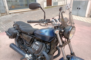 Guzzi v9 bobber 2018