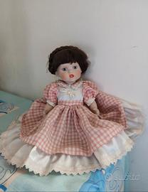 Bambola in porcellana