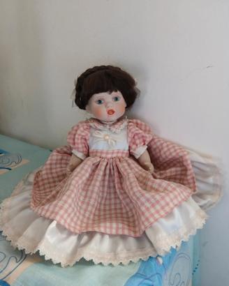 Bambola in porcellana