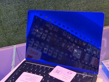 MacBook Air 13 2022 8GB RAM 512GB SSD M2