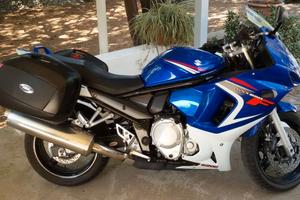 SUZUKI GSX 650 F  KM 17000-ACCESSORIATA