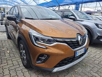 Renault Captur II 2019 1.6 E-Tech phev Intens...