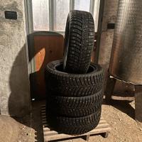 Pneumatici invernali chiodati Laufenn 205/55 R16 T