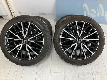 Pneumatici invernali e cerchi 18R Yaris Cross