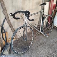 Bici da corsa in Titanio marca Seven.