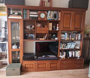 Mobile libreria in arte povera, perfetta