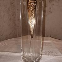 Vaso cristallo con inserto dorato.