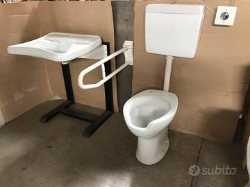 Bagno disabili con cassetta zaino