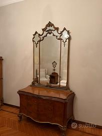 Comò di antiquariato con specchiera