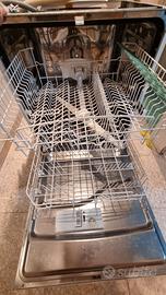 Lavastoviglie Ariston