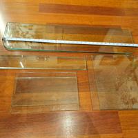 Mensole di vetro, molate e rifinite